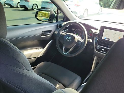 Used 2024 Toyota Corolla Cross SE image 10