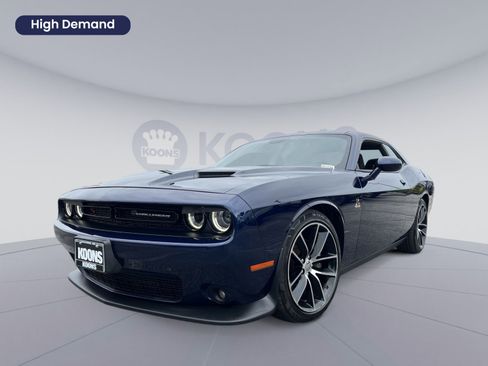 Used 2016 Dodge Challenger R/T Scat Pack RWD image 1