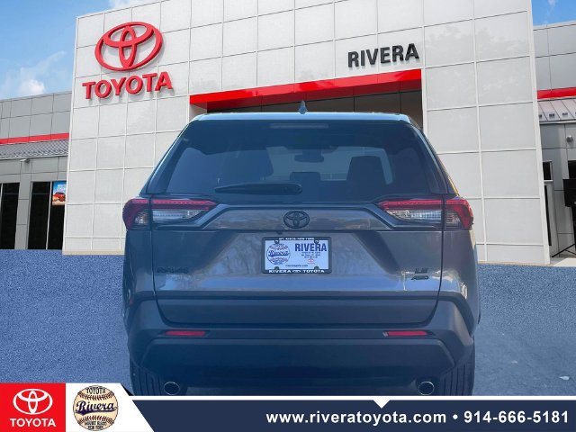 Used 2023 Toyota RAV4 LE AWD/4WD image 8