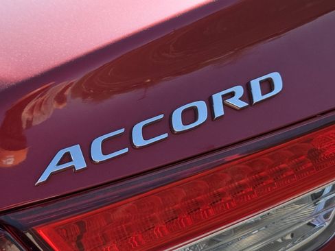 Used 2018 Honda Accord LX image 12
