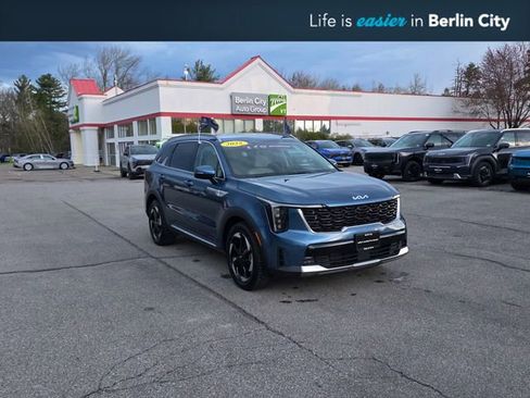 Certified 2025 Kia Sorento EX AWD/4WD image 1