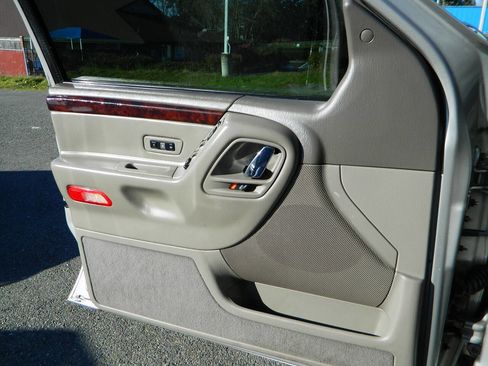 Used 2002 Jeep Grand Cherokee Limited image 21
