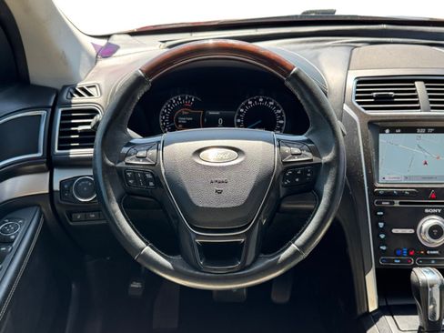 Used 2018 Ford Explorer Platinum AWD/4WD image 13