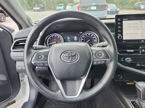 Used 2024 Toyota Camry XLE image 10