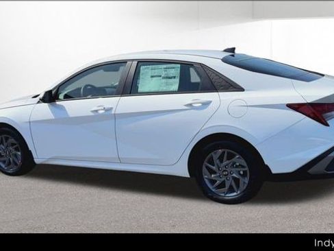 Used 2025 Hyundai Elantra Hybrid FWD image 56