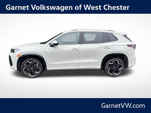 Used 2025 Volkswagen Tiguan SEL R-Line AWD/4WD image 2