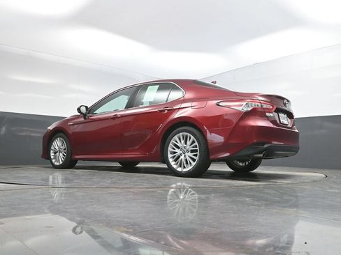 Used 2020 Toyota Camry XLE FWD image 37