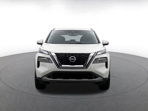 Used 2025 Nissan Rogue SV AWD/4WD image 2