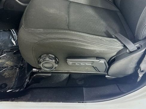 Used 2023 Jeep Gladiator Sport image 18