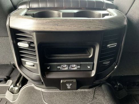 Used 2026 RAM 2500 Limited w/ Towing Technology Group AWD/4WD image 32