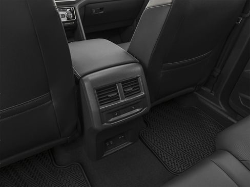 Used 2021 Volkswagen Atlas Cross Sport SE w/ Panoramic Sunroof Package FWD image 25