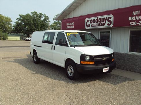 Used 2011 Chevrolet Express 3500 Extended w/ Power Package RWD image 2