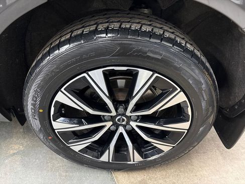 Used 2024 Volvo XC60 B5 Core w/ Climate Package image 23