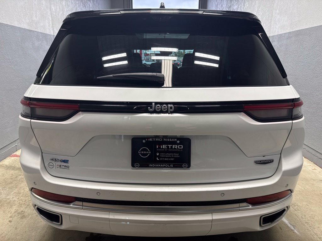 Used 2023 Jeep Grand Cherokee Summit w/ Advanced Protech Group IV AWD/4WD image 27