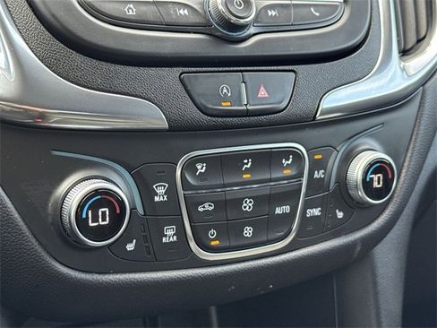 Used 2023 Chevrolet Equinox LT image 19