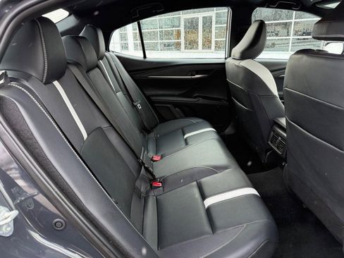 Used 2025 Toyota Camry SE image 11