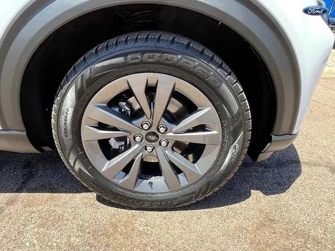 Used 2021 Ford Explorer XLT w/ Equipment Group 202A RWD image 23