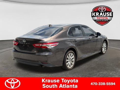 Used 2019 Toyota Camry LE FWD image 8