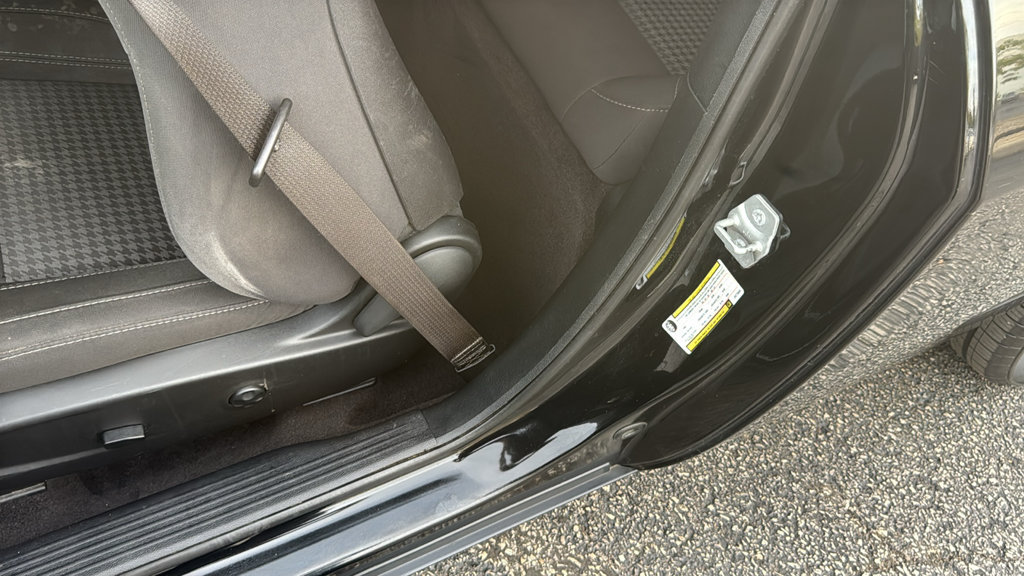 Used 2018 Dodge Challenger SXT RWD image 31