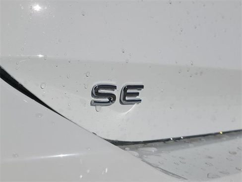 New 2026 Volkswagen Tiguan SE image 5