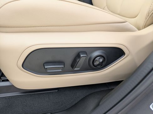 New 2026 Jeep Grand Cherokee L Limited RWD image 11