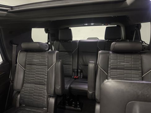Used 2021 Cadillac Escalade Premium Luxury Platinum image 15