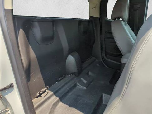 Used 2018 Chevrolet Colorado W/T RWD image 21