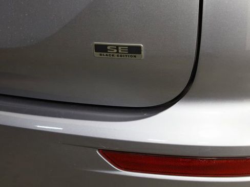 Used 2024 Mitsubishi Outlander SE Black Edition image 39