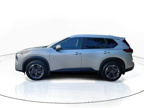 Certified 2024 Nissan Rogue SV w/ SV Premium Package image 4
