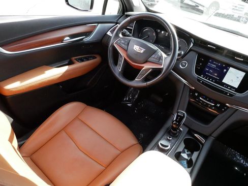 Used 2023 Cadillac XT5 Premium Luxury image 9