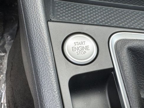 New 2025 Volkswagen Jetta SEL image 25