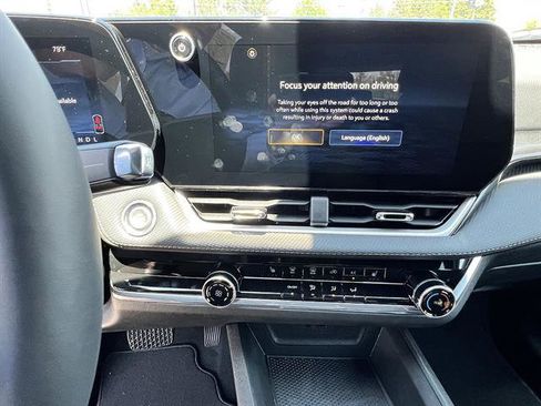 New 2026 Chevrolet Equinox LT w/ Safety and Technology Package FWD image 13