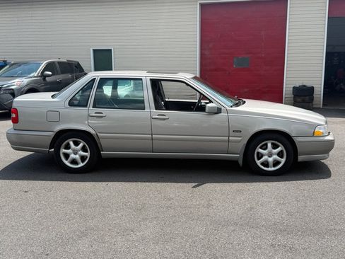 Used 1998 Volvo S70 FWD image 4