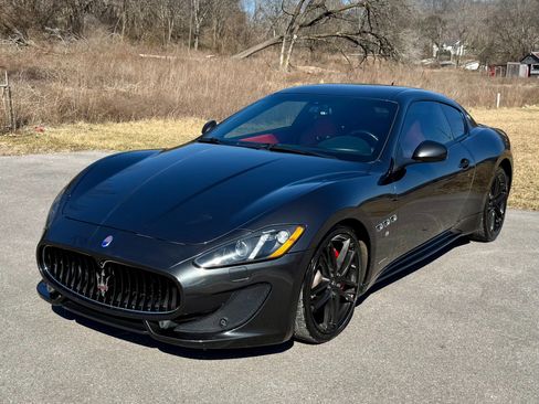 Used 2017 Maserati GranTurismo Sport image 2
