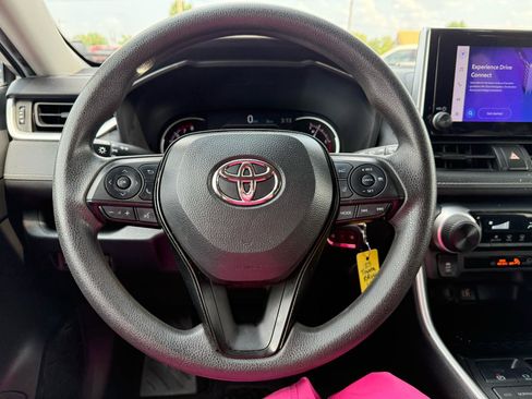 Used 2023 Toyota RAV4 LE FWD image 20
