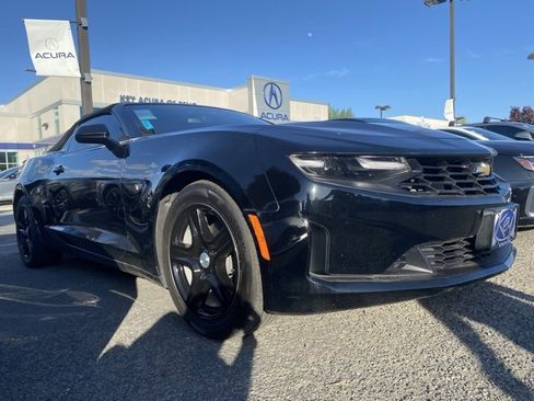 Used 2023 Chevrolet Camaro LT image 3