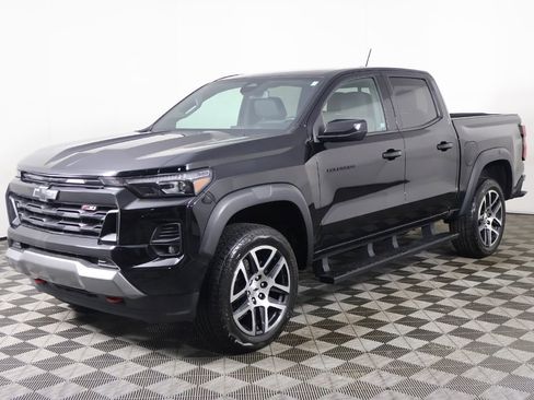 Used 2023 Chevrolet Colorado Z71 w/ Z71 Convenience Package 2 AWD/4WD image 7