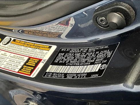 Used 2020 Toyota Avalon XLE w/ Moonroof Package image 16