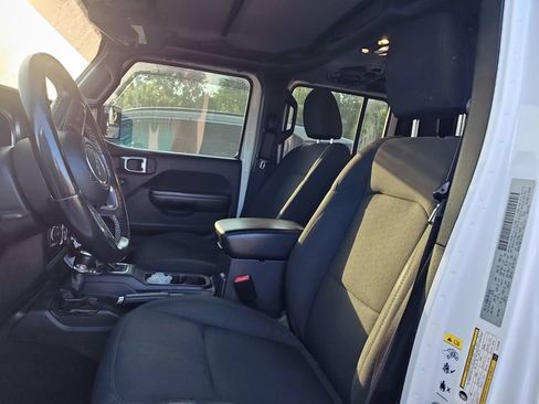Used 2020 Jeep Gladiator Sport w/ Quick Order Package 24S AWD/4WD image 9