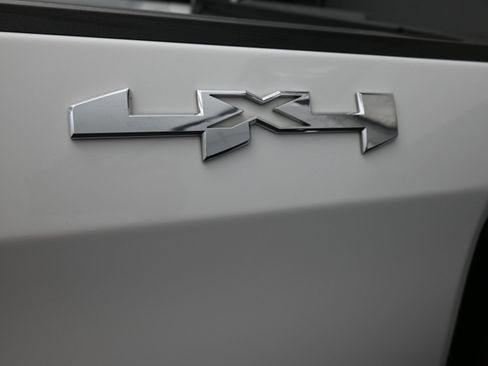 Used 2023 GMC Sierra 1500 Elevation image 12