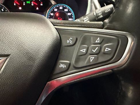 Used 2020 Chevrolet Equinox LT FWD image 36