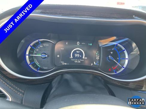 Certified 2023 Chrysler Pacifica Pinnacle FWD image 41