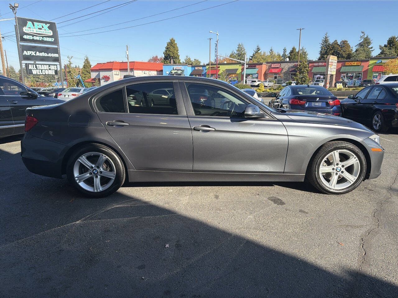 Used 2014 BMW 320i Sedan RWD image 8