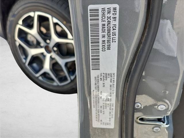 Used 2024 Jeep Compass Latitude AWD/4WD image 24