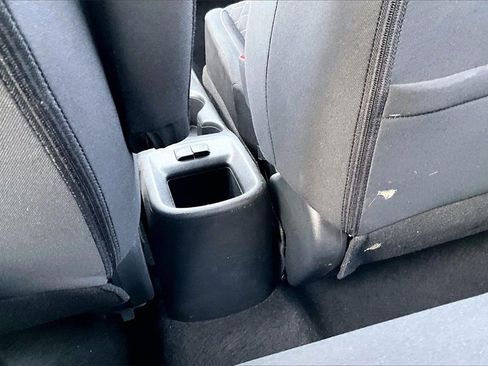 Used 2022 Nissan Kicks S image 29