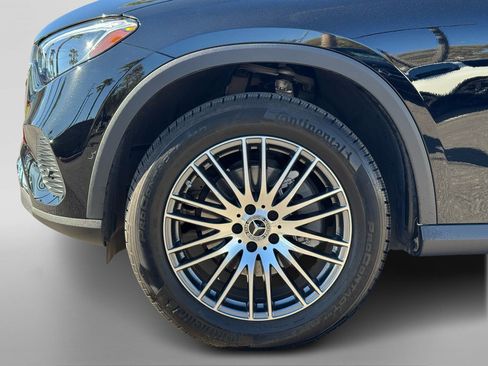 Certified 2025 Mercedes-Benz GLC 300 image 10