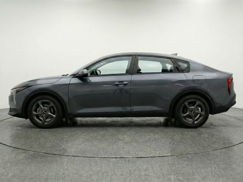 Used 2025 Kia K4 LXS image 5