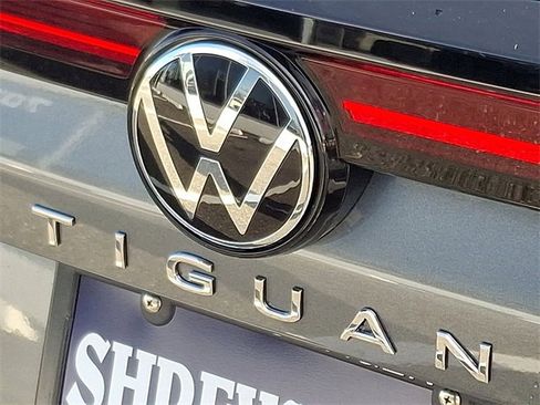New 2026 Volkswagen Tiguan SE image 12