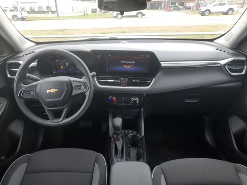 Used 2025 Chevrolet TrailBlazer LT image 9