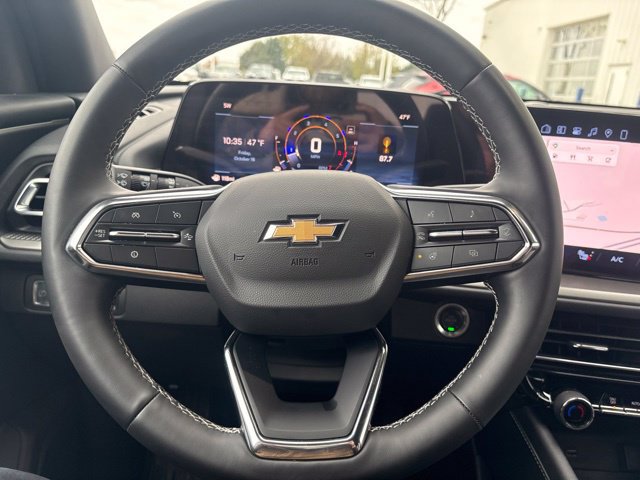 Used 2025 Chevrolet Traverse LT w/ Driver Confidence Package AWD/4WD image 12